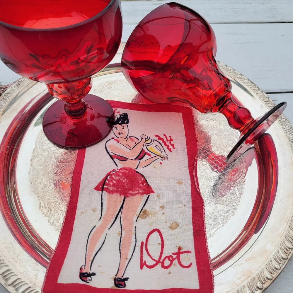Vintage Pin-Up Girl Cocktail Napkins by Dewan 
